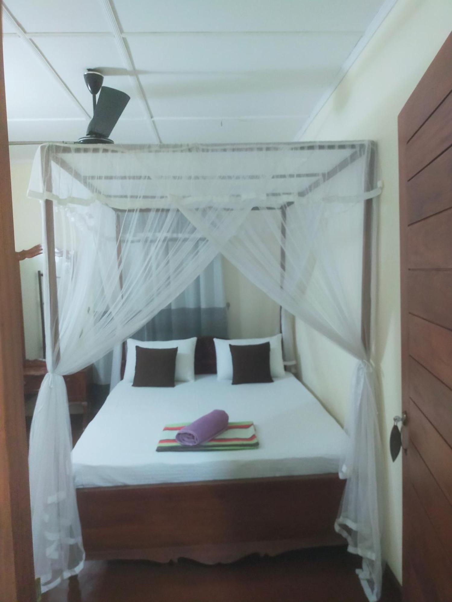 Lasindu Guest Ahangama Exterior photo
